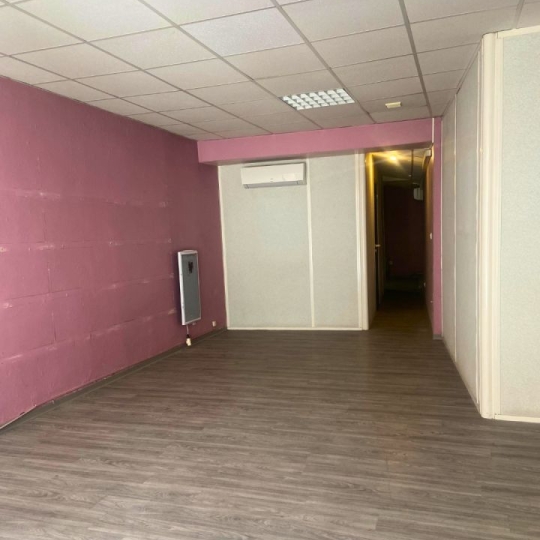  Annonces BAGNOLS : Local / Bureau | BAGNOLS-SUR-CEZE (30200) | 77 m2 | 700 € 