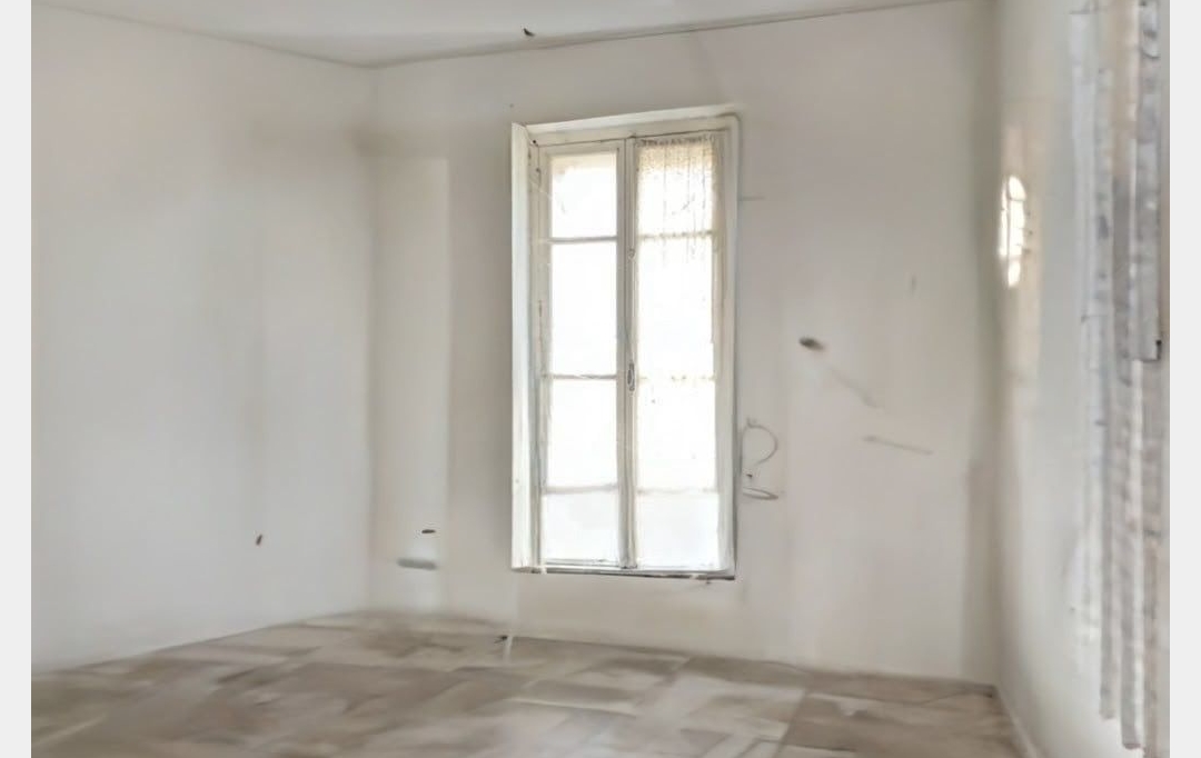 Annonces BAGNOLS : Appartement | BAGNOLS-SUR-CEZE (30200) | 60 m2 | 57 000 € 