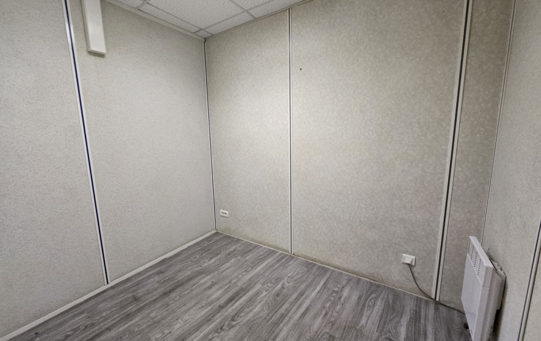 Annonces BAGNOLS : Office | BAGNOLS-SUR-CEZE (30200) | 51 m2 | 75 000 € 