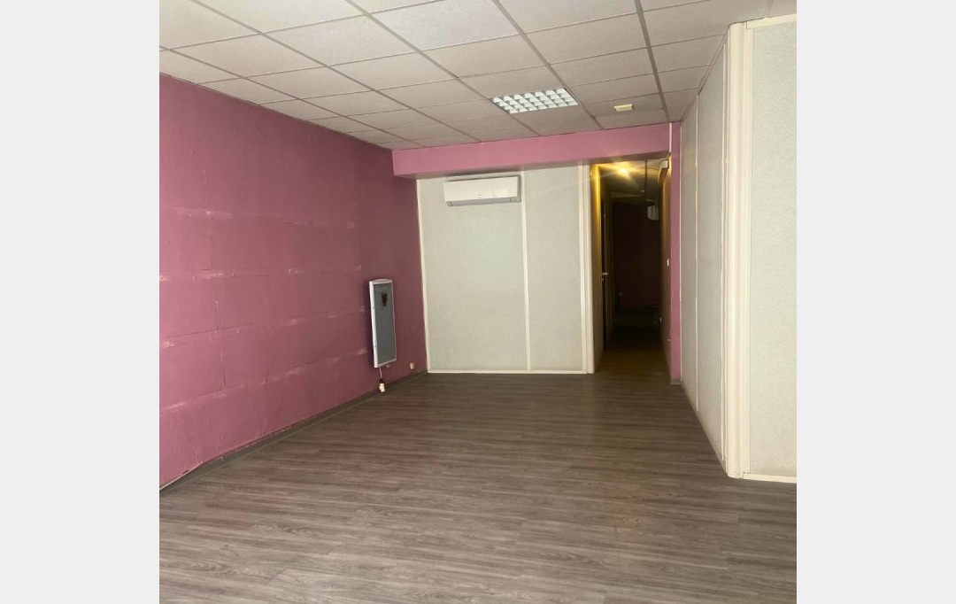 Annonces BAGNOLS : Local / Bureau | BAGNOLS-SUR-CEZE (30200) | 77 m2 | 700 € 