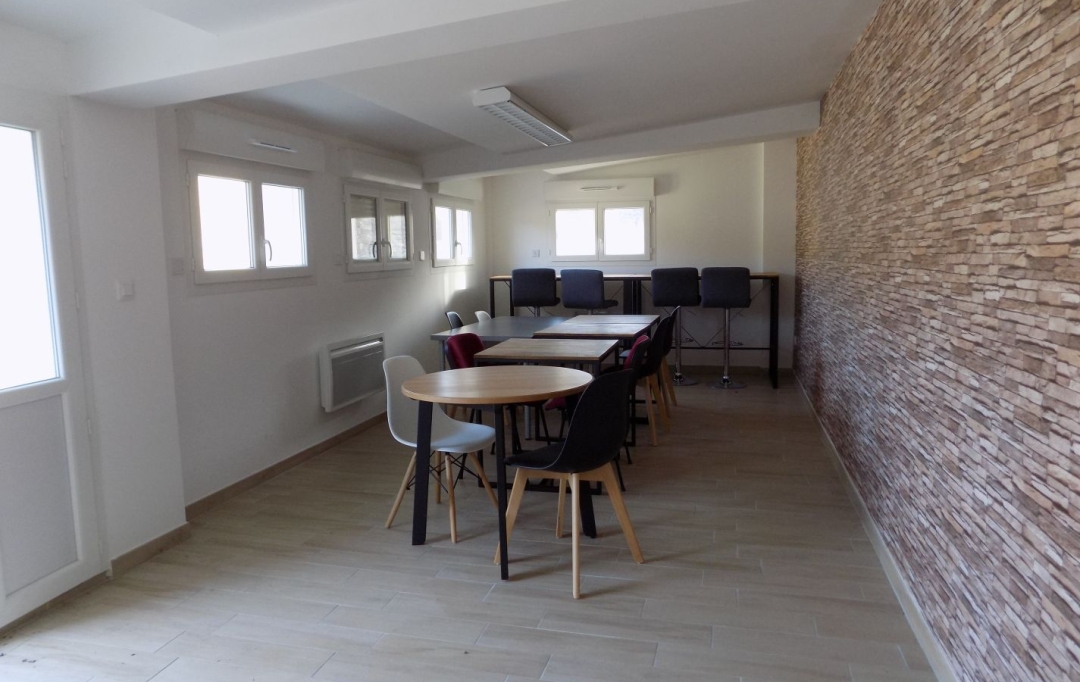 Annonces BAGNOLS : Local / Bureau | BAGNOLS-SUR-CEZE (30200) | 291 m2 | 3 800 € 